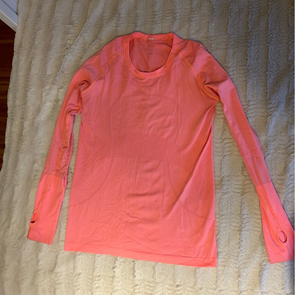Women’s coral lululemon workout top